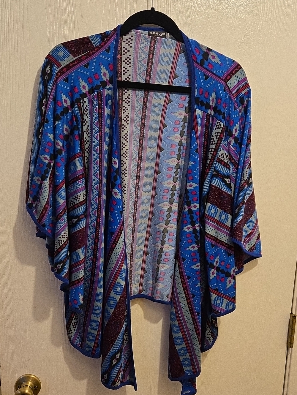 EARTHBOUND Blue & Purple Patterned Open-Front Kimono Shrug. L30